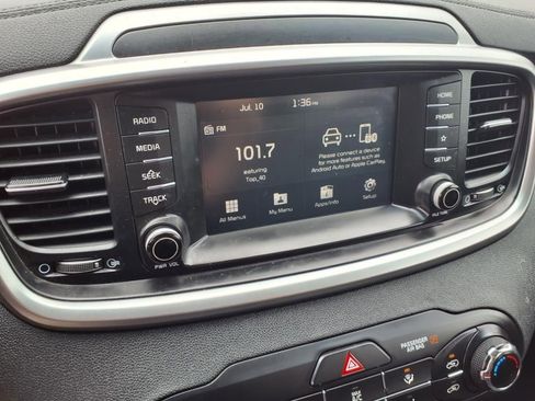Used 2020 Kia Sorento AWD V6 image 22