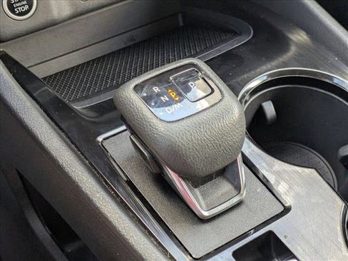 Used 2023 Nissan Rogue SV image 12