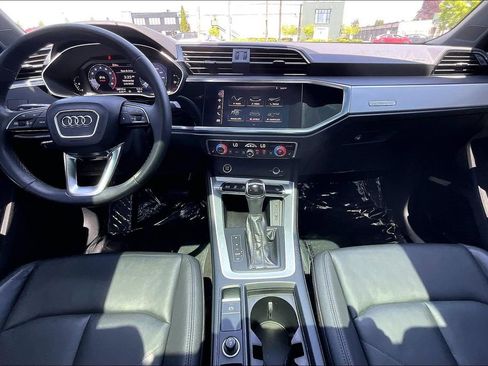Used 2021 Audi Q3 2.0T Premium w/ Convenience Package AWD/4WD image 16