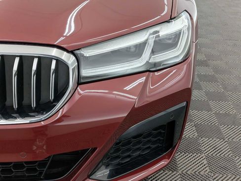 Used 2023 BMW 530e w/ M Sport Package image 10