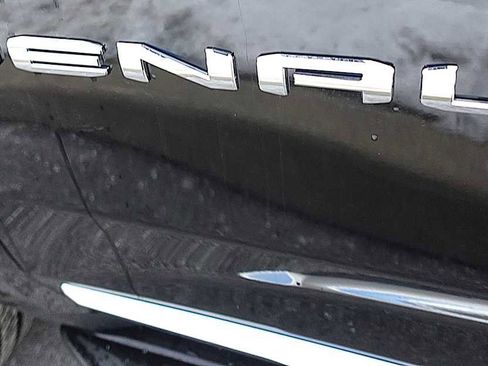 New 2025 GMC Yukon XL Denali w/ LPO, Illumination Package image 10