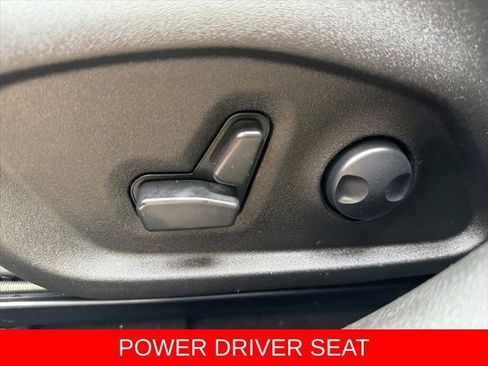 Used 2023 Jeep Renegade Trailhawk w/ Sun/Sound Group AWD/4WD image 17