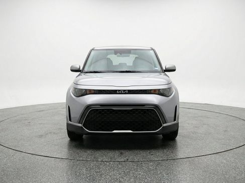 Used 2025 Kia Soul LX w/ LX Technology Package FWD image 2