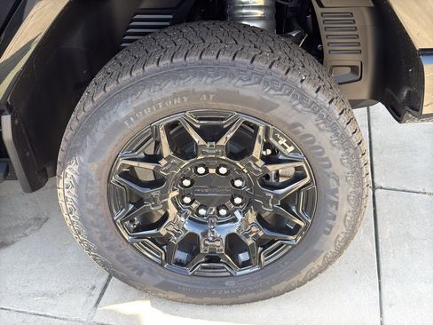 New 2025 GMC Hummer EV 2X image 31