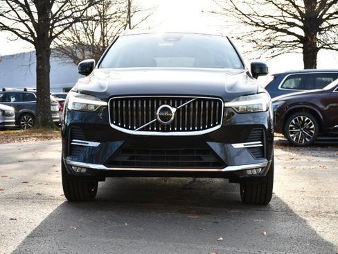 Used 2022 Volvo XC60 B5 Inscription w/ Climate Package image 2