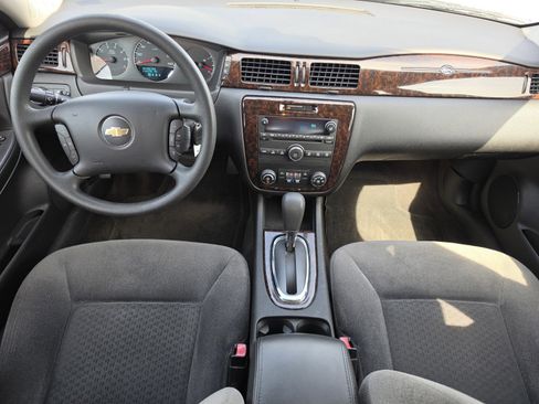 Used 2015 Chevrolet Impala LT w/ LT Sunroof Package FWD image 10