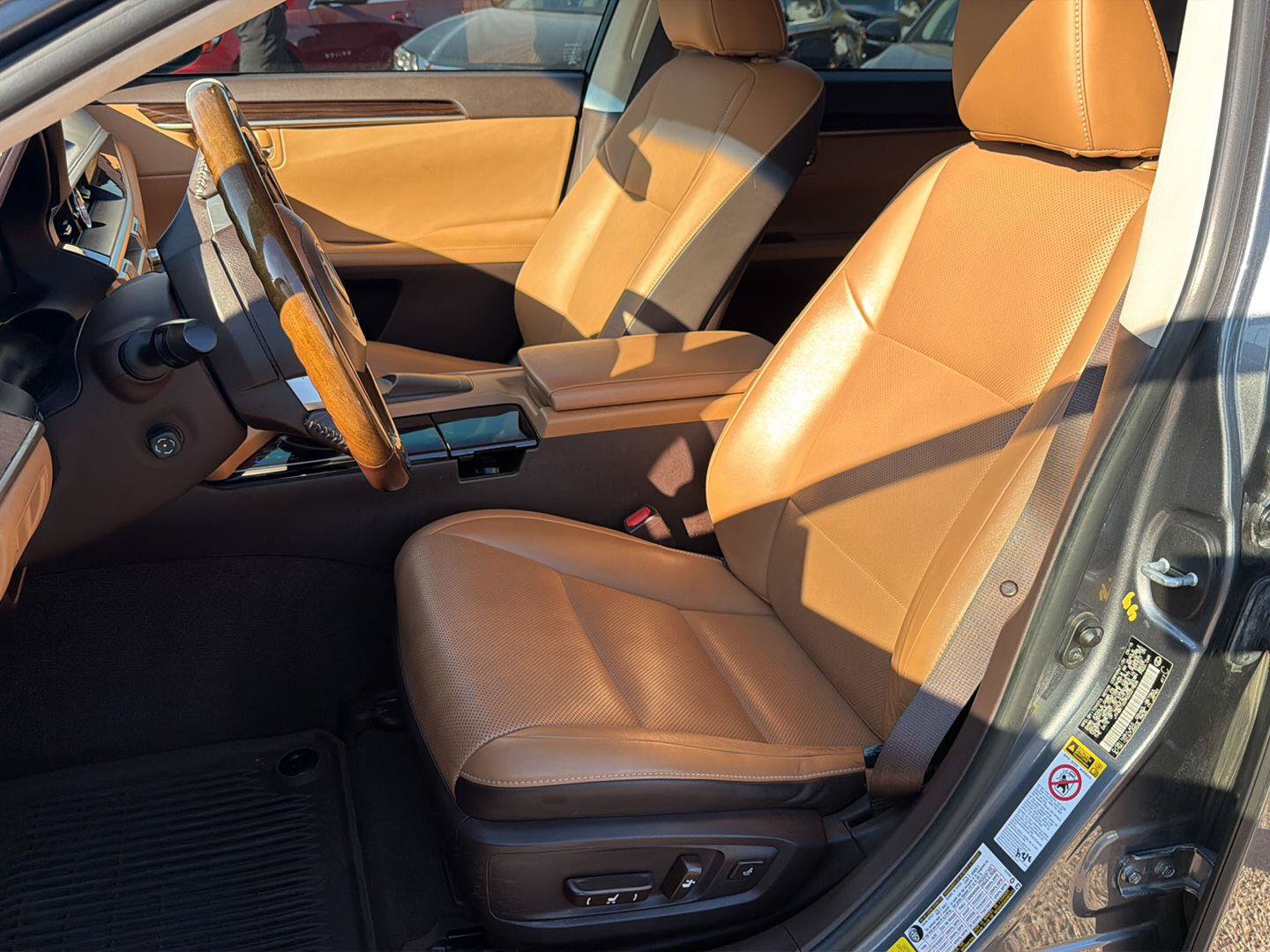 Used 2016 Lexus ES 350 w/ Premium Package w/Wood Trim FWD image 11