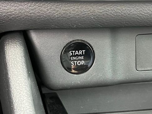 Used 2024 Nissan Rogue SV w/ SV Premium Package image 24