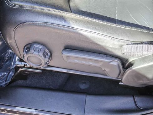 Used 2018 Jeep Wrangler Unlimited Sahara image 24