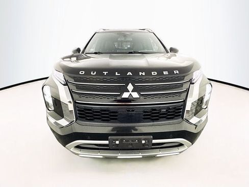 Used 2023 Mitsubishi Outlander SEL AWD/4WD image 2