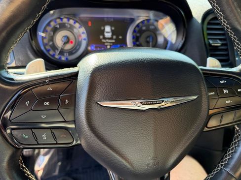 Used 2019 Chrysler 300 S w/ 300S Premium Group RWD image 33