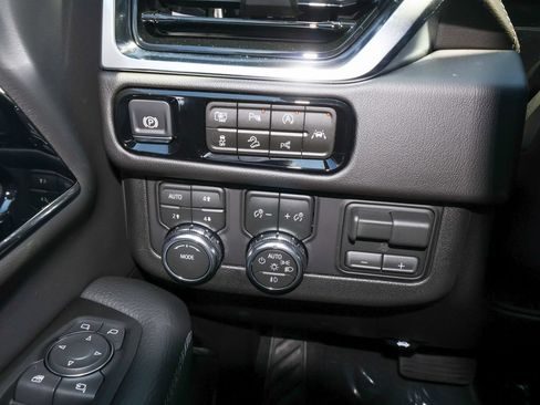 New 2026 GMC Yukon Denali w/ Advanced Technology Package AWD/4WD image 31