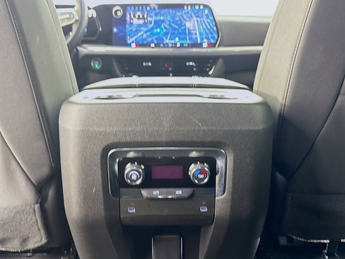 Used 2025 Chevrolet Tahoe LS image 25