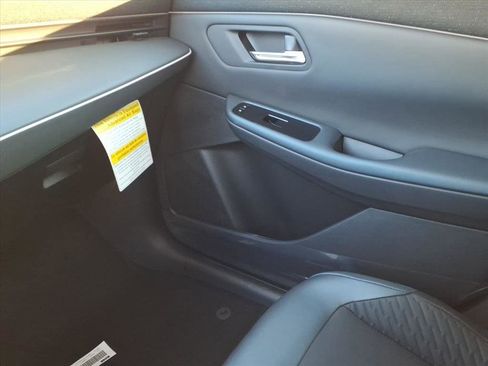 New 2026 Nissan Leaf Platinum+ image 22