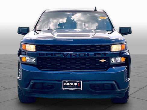 Used 2019 Chevrolet Silverado 1500 Custom w/ Custom Convenience Package AWD/4WD image 4