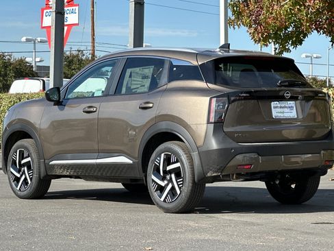 New 2026 Nissan Kicks SV image 6