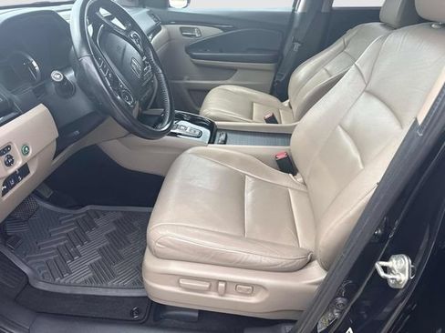 Used 2016 Honda Pilot Touring image 14