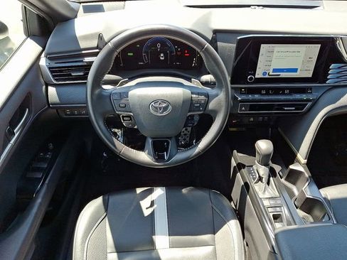 Used 2025 Toyota Camry SE w/ Convenience Package FWD image 11