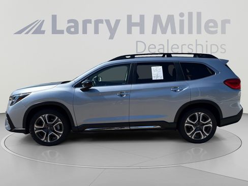 Used 2024 Subaru Ascent Touring AWD/4WD image 2