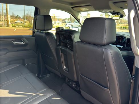 Used 2025 GMC Sierra 1500 SLT image 15