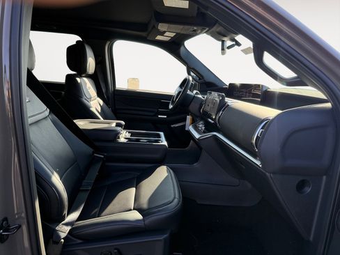 New 2026 Ford Expedition Platinum image 19