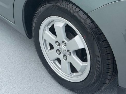 Used 2004 Toyota Prius FWD image 17