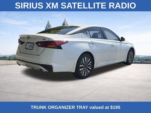 Used 2024 Nissan Altima 2.5 SV w/ SV Premium Package FWD image 5