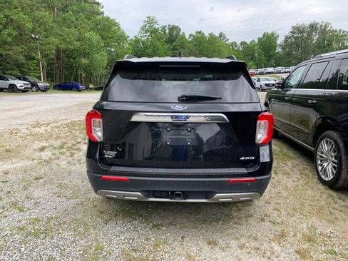 Certified 2023 Ford Explorer XLT w/ Equipment Group 202A AWD/4WD image 7