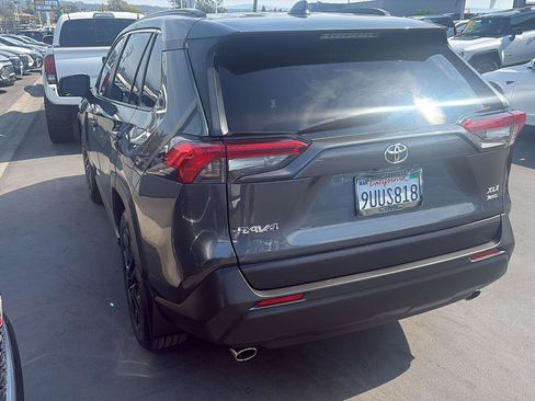 Used 2019 Toyota RAV4 XLE Premium w/ Carpet Mat Package AWD/4WD image 19