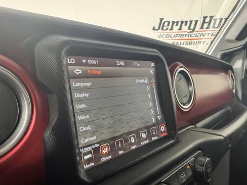 Used 2022 Jeep Wrangler Unlimited Rubicon AWD/4WD image 18
