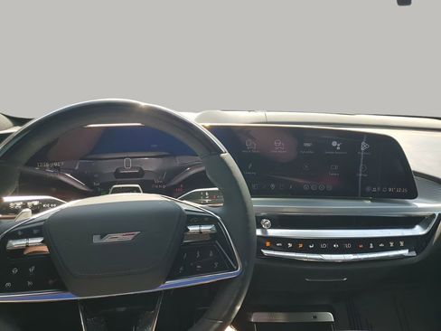 New 2026 Cadillac Lyriq V image 36