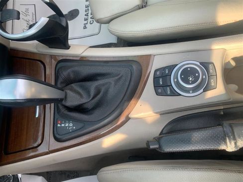 Used 2009 BMW 135i Convertible image 24