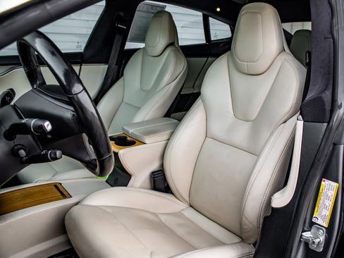 Used 2020 Tesla Model S Long Range Plus image 20