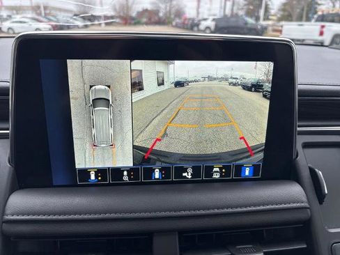 Certified 2023 Chevrolet Suburban Z71 w/ Luxury Package AWD/4WD image 32
