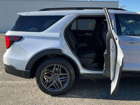 New 2026 Ford Explorer ST w/ Sun And Sound Package image 19
