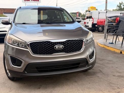 Used 2016 Kia Sorento L FWD image 9