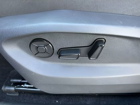 New 2026 Volkswagen Tiguan SE R-Line image 12