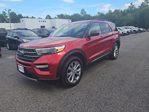 Used 2023 Ford Explorer XLT w/ Equipment Group 202A AWD/4WD image 14