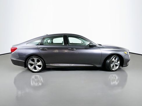 Used 2018 Honda Accord Touring image 8