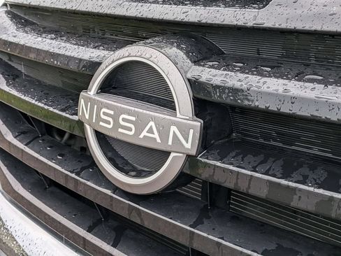 Used 2025 Nissan Pathfinder SV AWD/4WD image 17