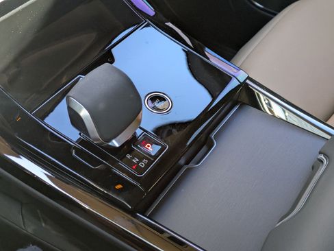 Certified 2024 Land Rover Range Rover Sport Dynamic SE image 18