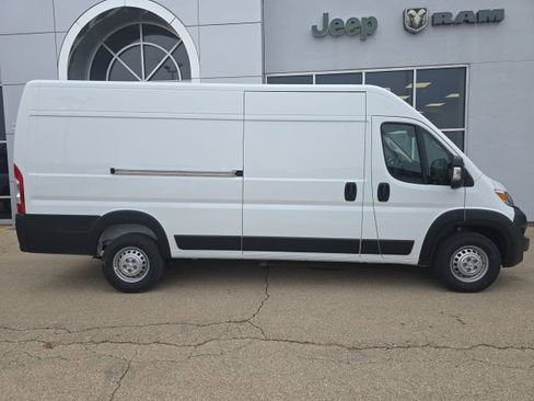 New 2026 RAM ProMaster 3500 w/ Convenience Group image 4