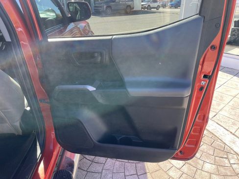 Used 2016 Toyota Tacoma SR5 image 35