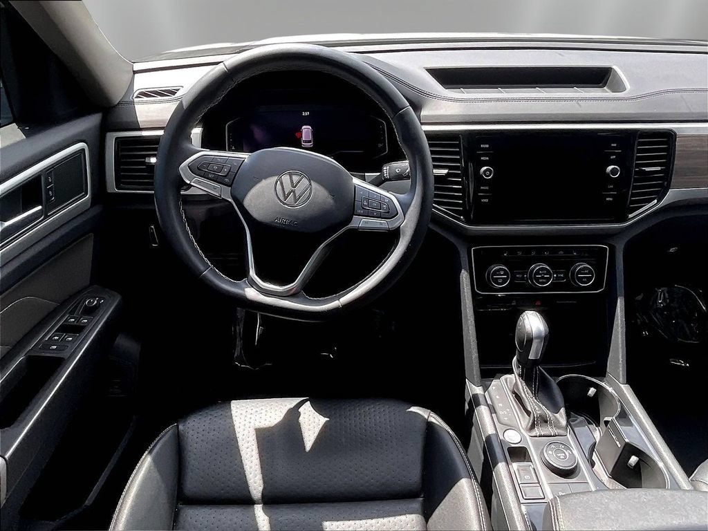 Used 2023 Volkswagen Atlas SEL AWD/4WD image 8
