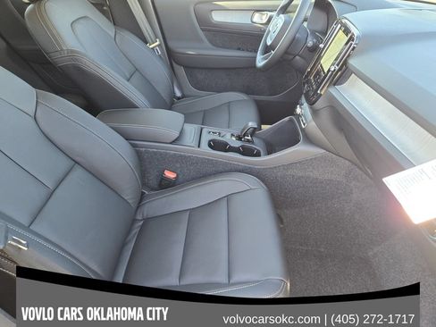 Used 2026 Volvo XC40 B4 Core w/ Protection Package Premier FWD image 14