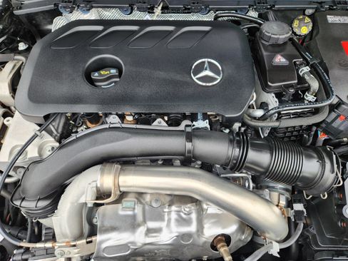 Certified 2025 Mercedes-Benz GLB 250 image 18