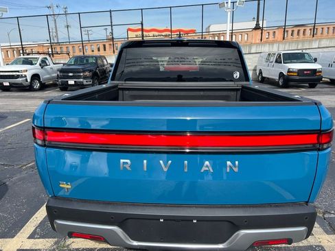 Used 2022 Rivian R1T Adventure AWD/4WD image 15