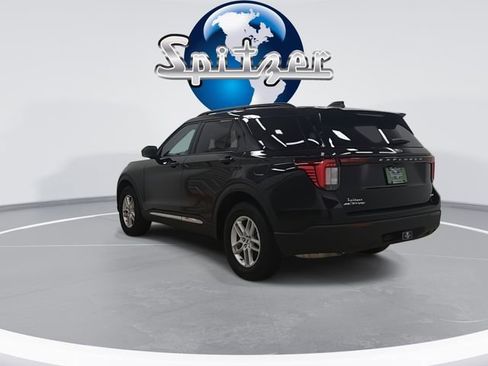 Used 2025 Ford Explorer Active image 2