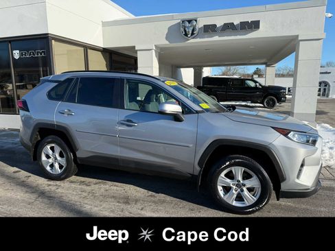 Used 2021 Toyota RAV4 XLE w/ Convenience Package image 1