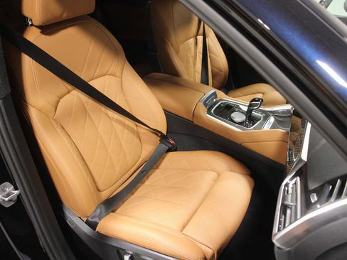 Used 2023 BMW X6 M50i w/ Parking Assistance Package image 18